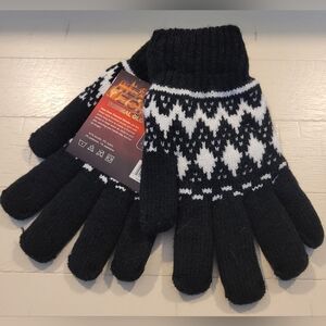 Black and White Thermal Gloves NWT!